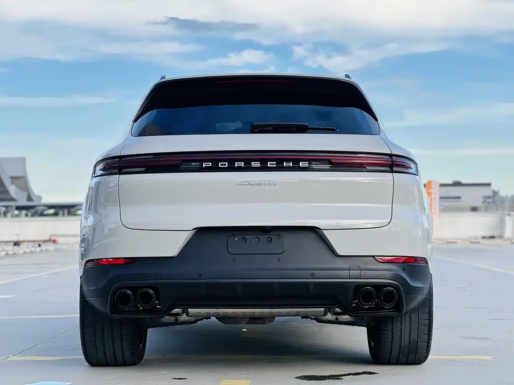 Porsche Cayenne — миниатюра 10