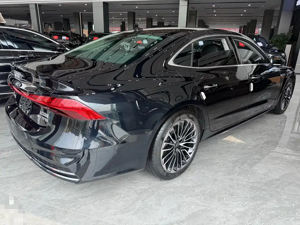 Audi A7L 2025 45 TFSI Luxury