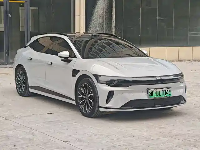 2025 Zeekr 007