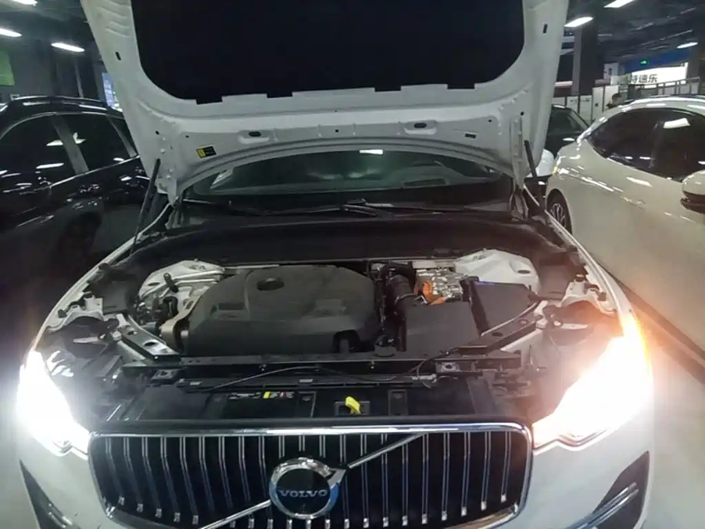 Volvo XC60 PHEV — миниатюра 20