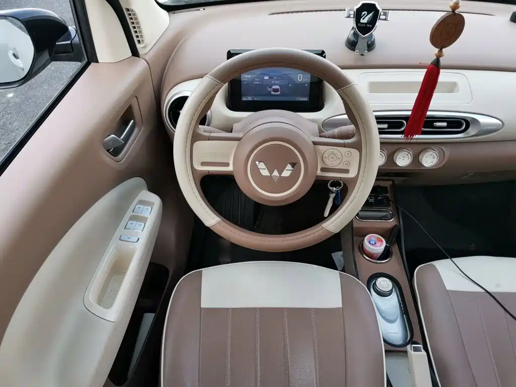 Wuling MINIEV — миниатюра 6