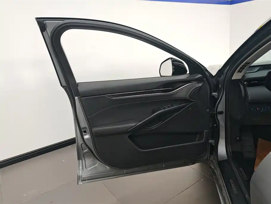 Ford Mondeo 2023 EcoBoost 245 Luxury