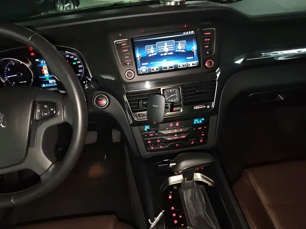Hongqi Hongqi H7 — миниатюра 14