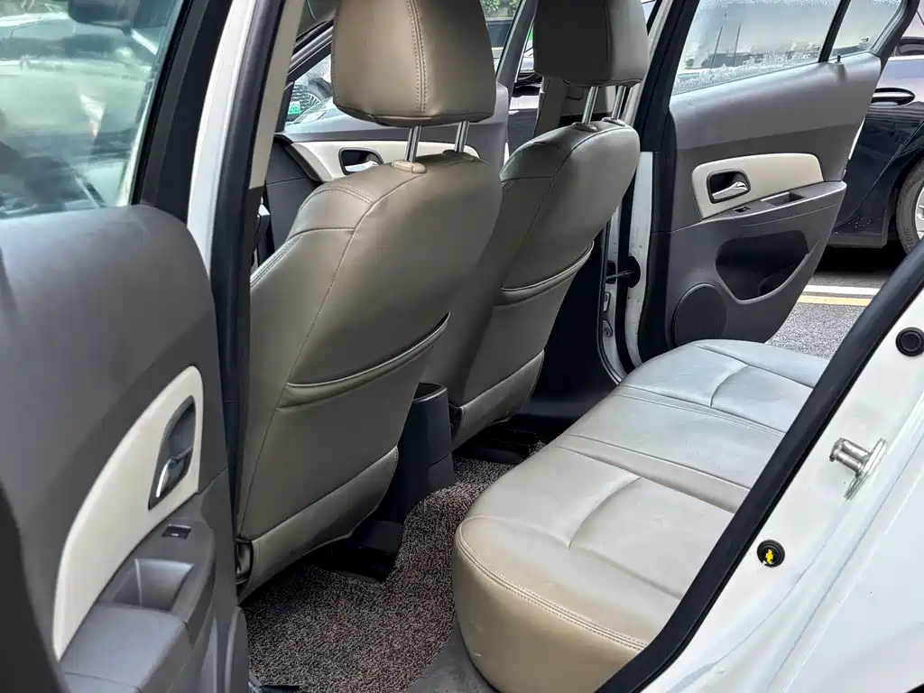 Chevrolet Cruze — миниатюра 9
