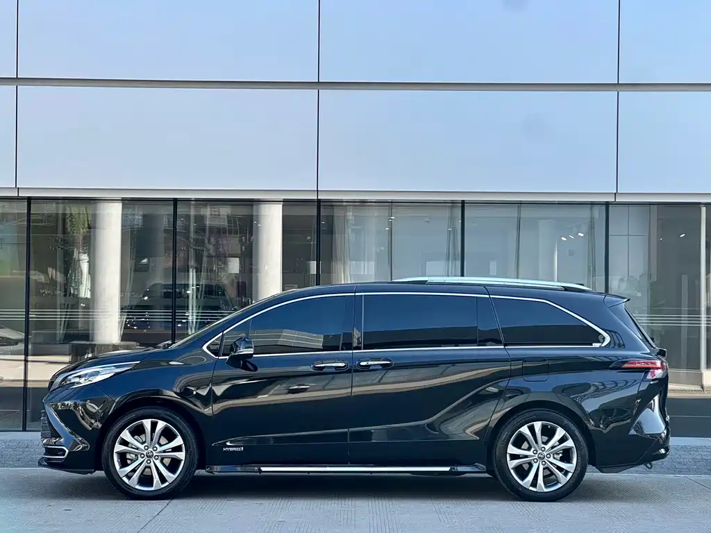 TOYOTA SIENNA