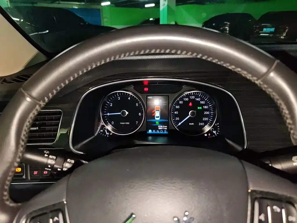 Hongqi Hongqi H7 — миниатюра 12