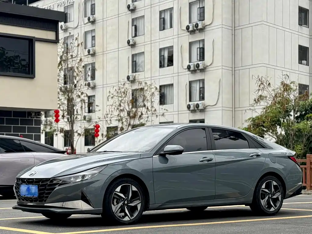 Hyundai Elantra 2021