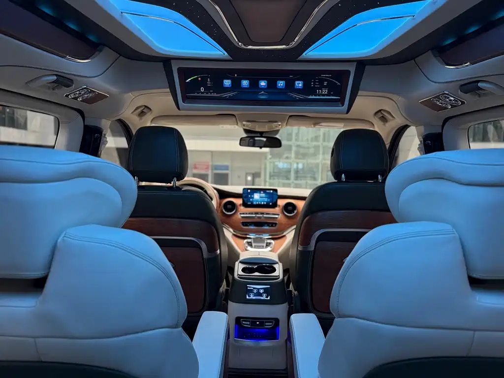 MERCEDES-BENZ V CLASS