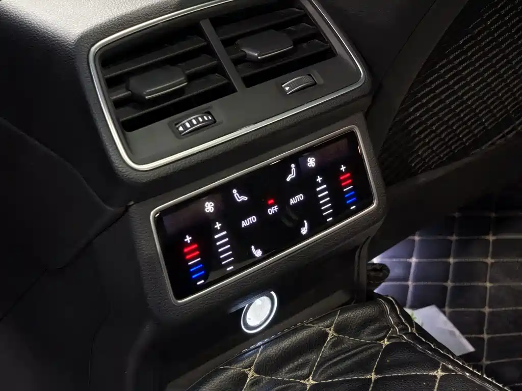 Audi A6L — миниатюра 12