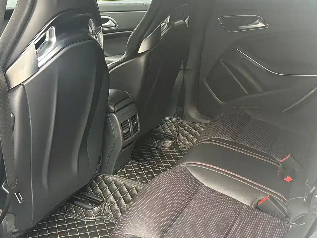 Mercedes-Benz CLA AMG — миниатюра 10