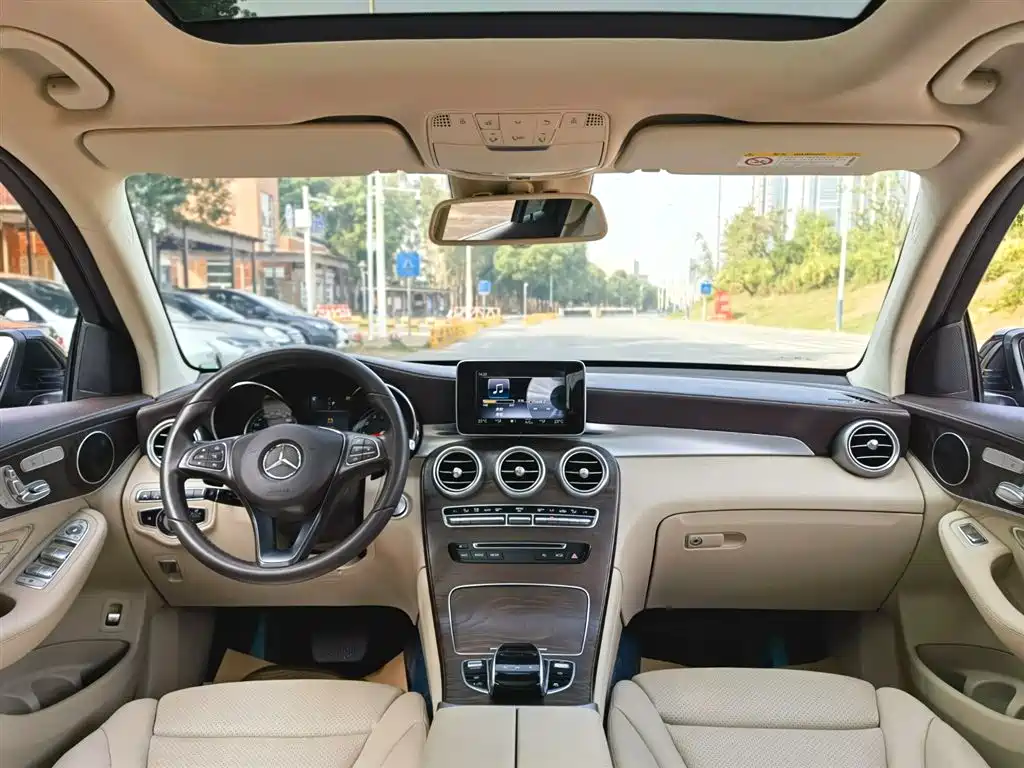 Mercedes-Benz GLC 2018 GLC 300 4MATIC