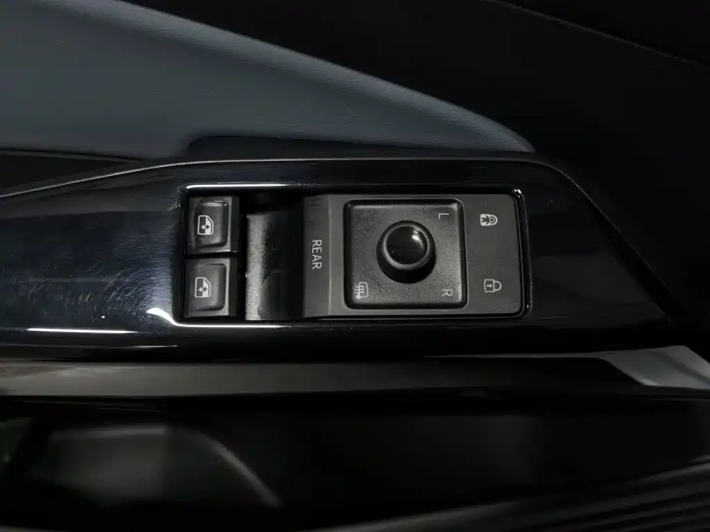 Volkswagen ID.4 X — миниатюра 9