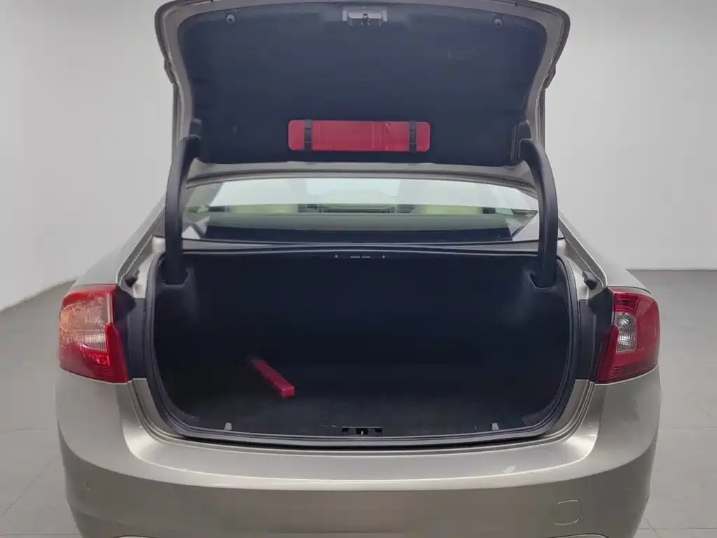Volvo S60 — миниатюра 16