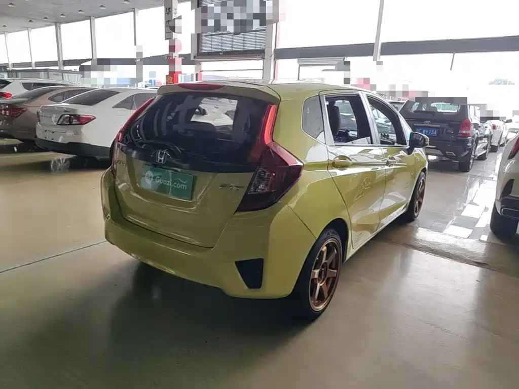 Honda Fit — миниатюра 7