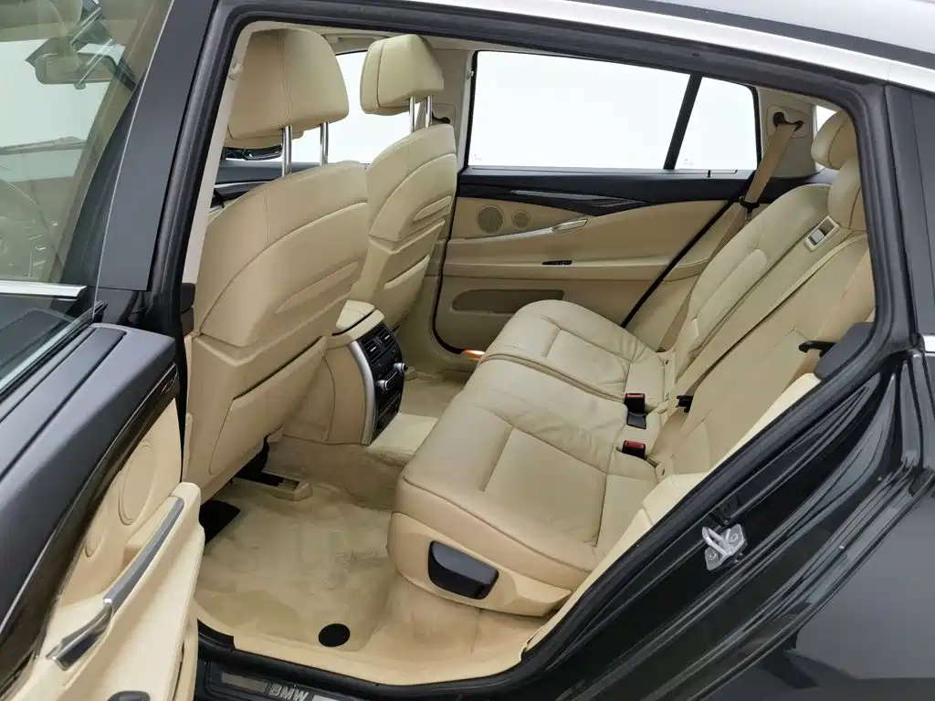 BMW 5 Series GT — миниатюра 15