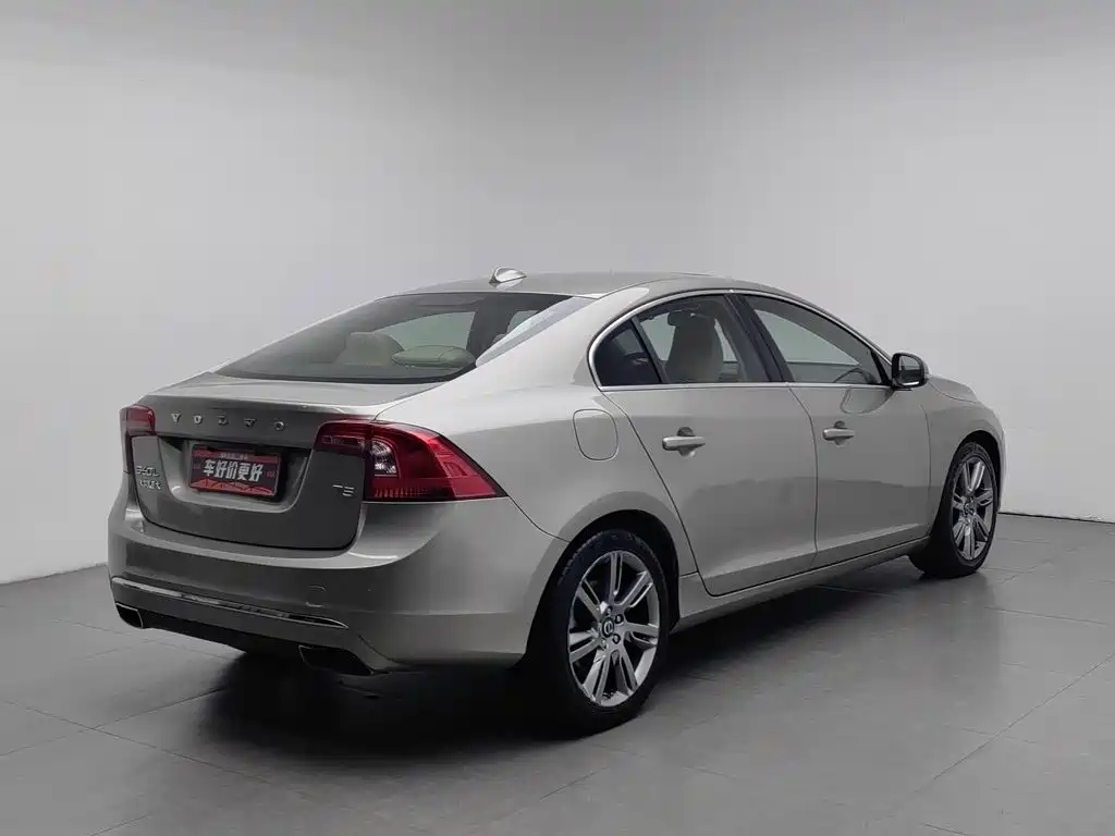 Volvo S60 — миниатюра 2