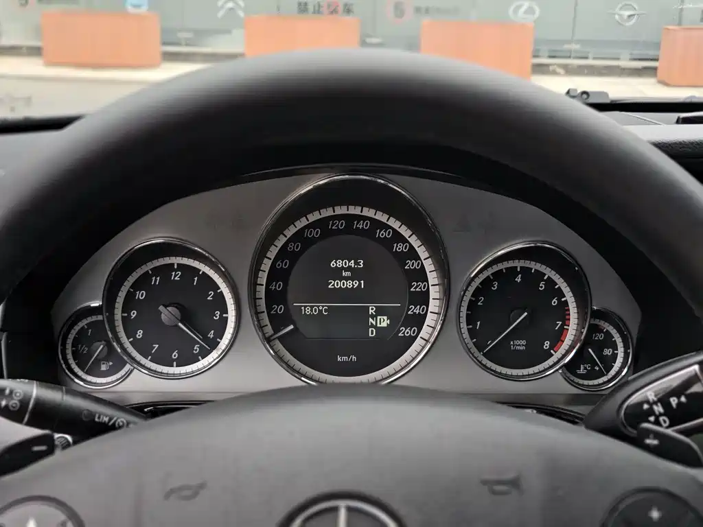 Mercedes-Benz E-Class E 2010 E 300 L Fashion