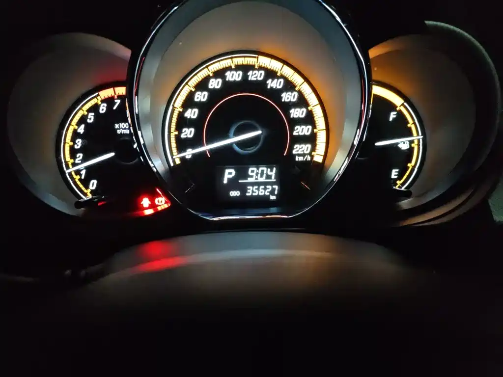 Toyota Yaris L — миниатюра 5