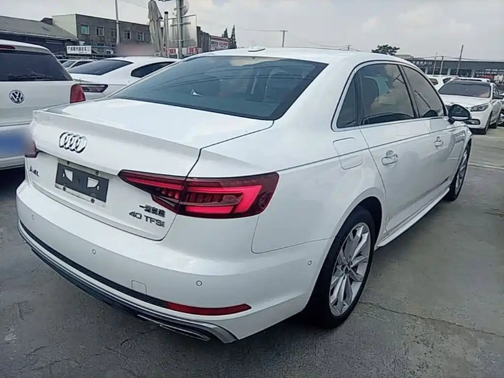Audi A4L 2019 40 TFSI Fashion V