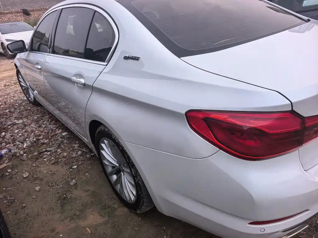 BMW 5 Series New Energy — миниатюра 7