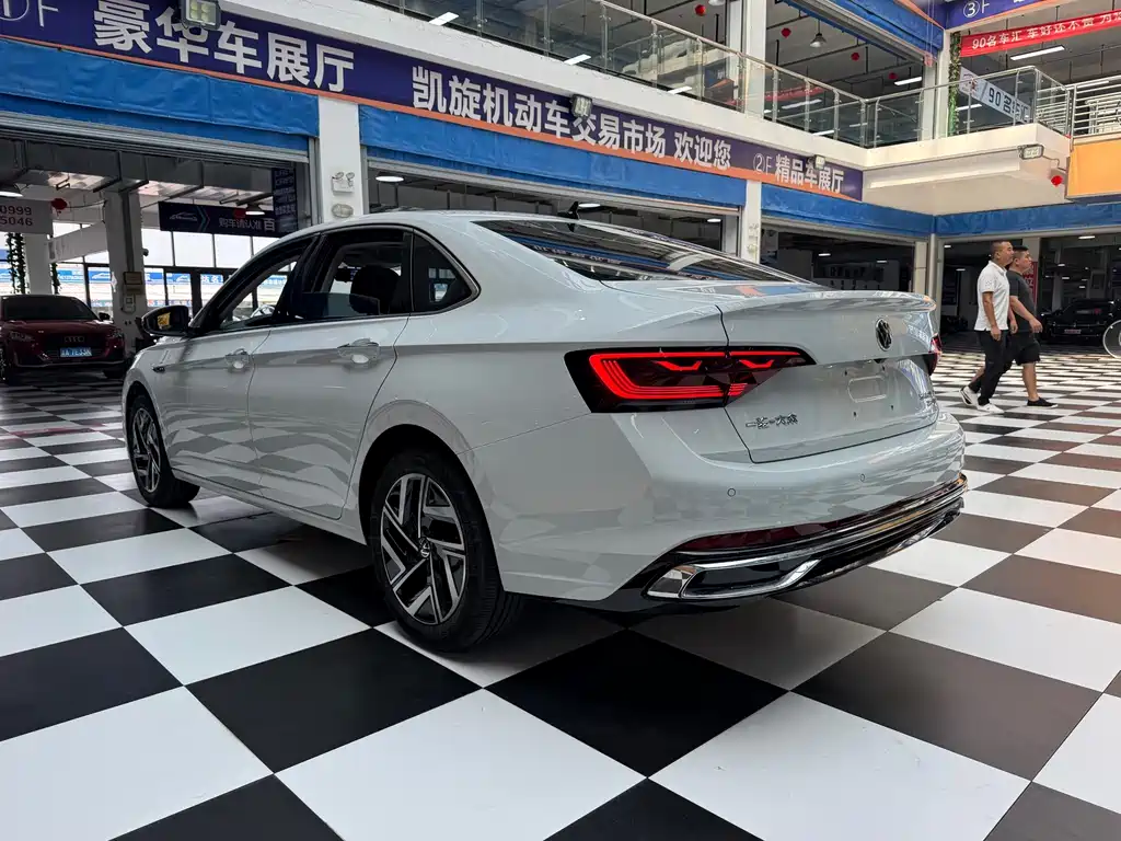Volkswagen Sagitar — миниатюра 17