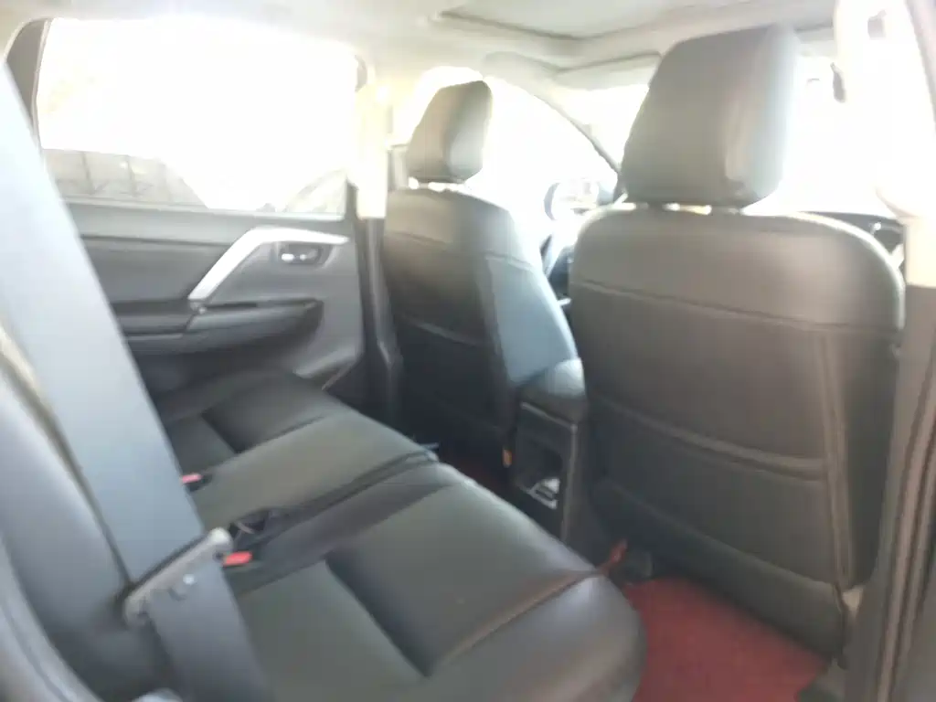 Mitsubishi Pajero Sport (Import) — миниатюра 9