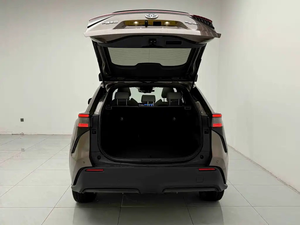 Toyota bZ4X — миниатюра 9