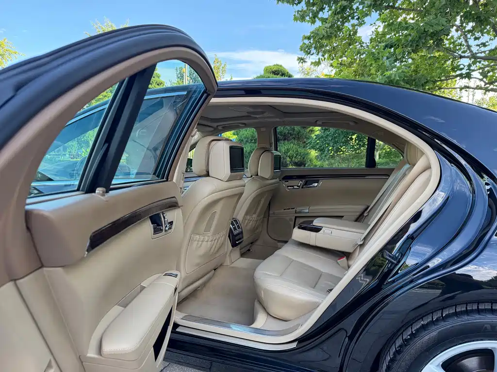 Mercedes-Benz S-Class — миниатюра 11