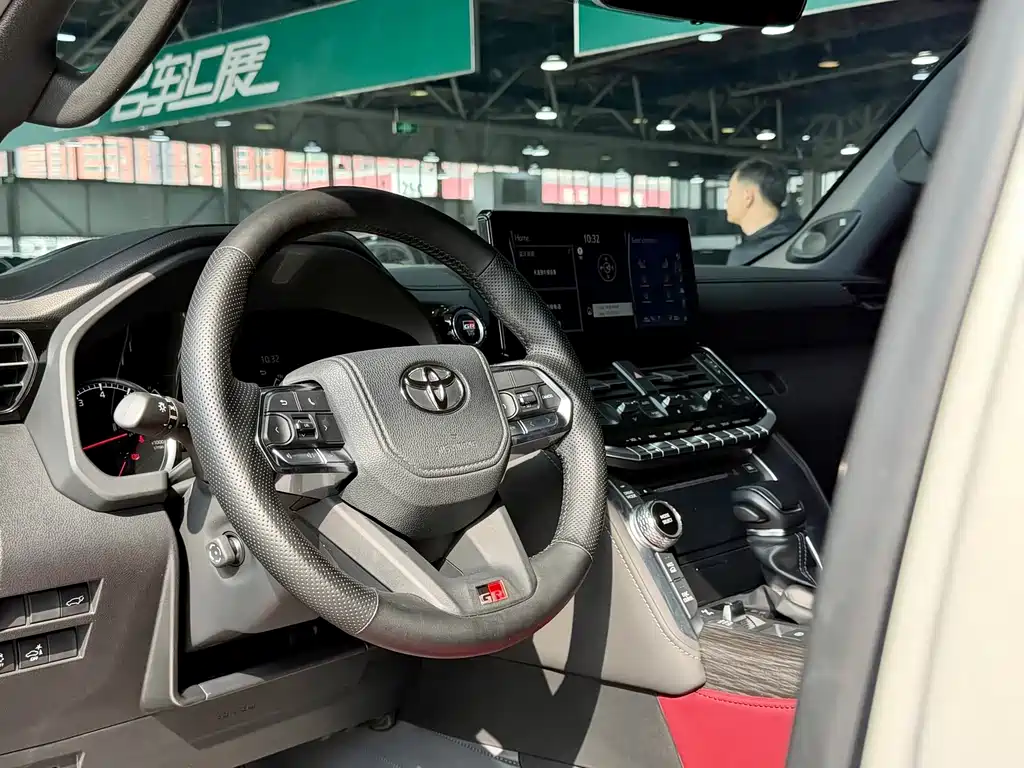 Toyota Land Cruiser — миниатюра 8