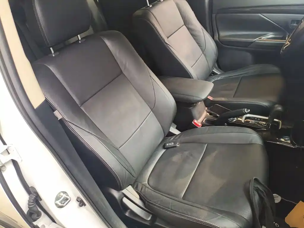 Mitsubishi Outlander — миниатюра 25