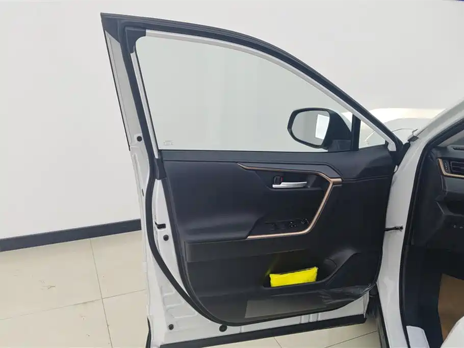 Toyota Wildlander 2024 2.0L CVT Luxury PLUS