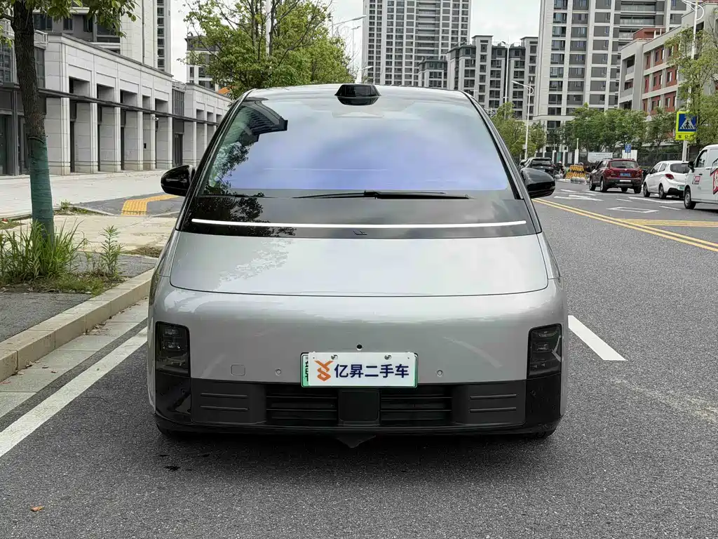 Li Auto MEGA 2024 Ultra