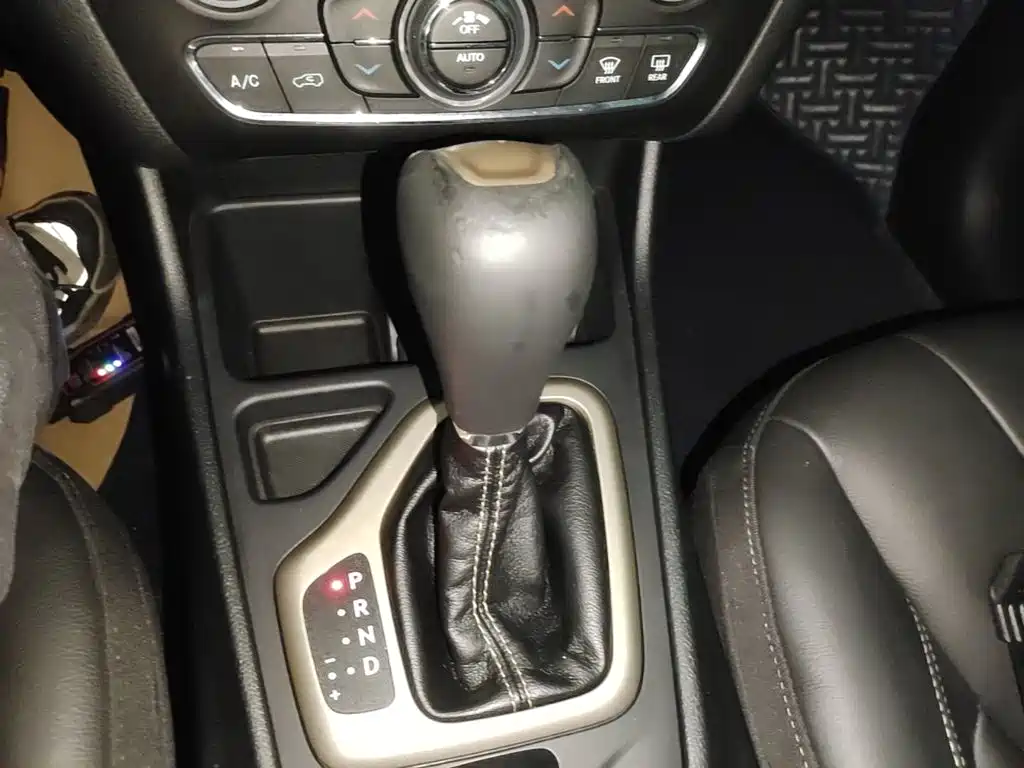 Jeep Cherokee — миниатюра 10