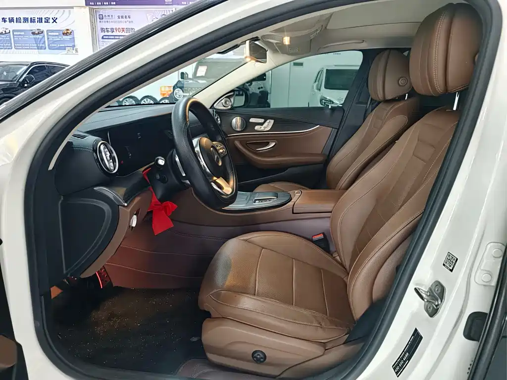 Mercedes-Benz E-Class — миниатюра 5