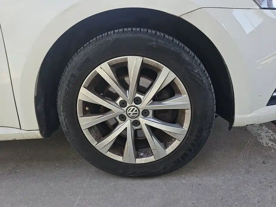 Volkswagen Lavida — миниатюра 6
