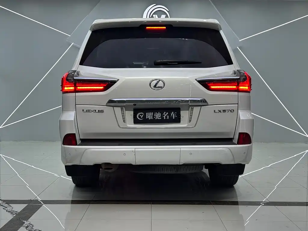 Lexus LX — миниатюра 5