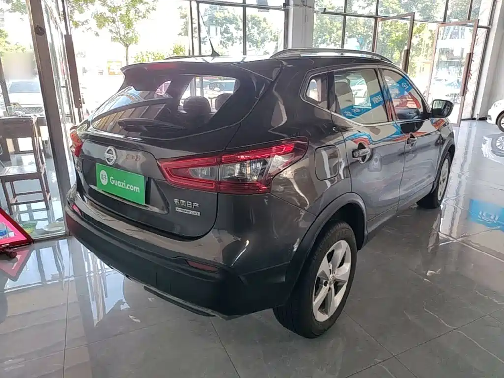 Nissan Qashqai — миниатюра 7
