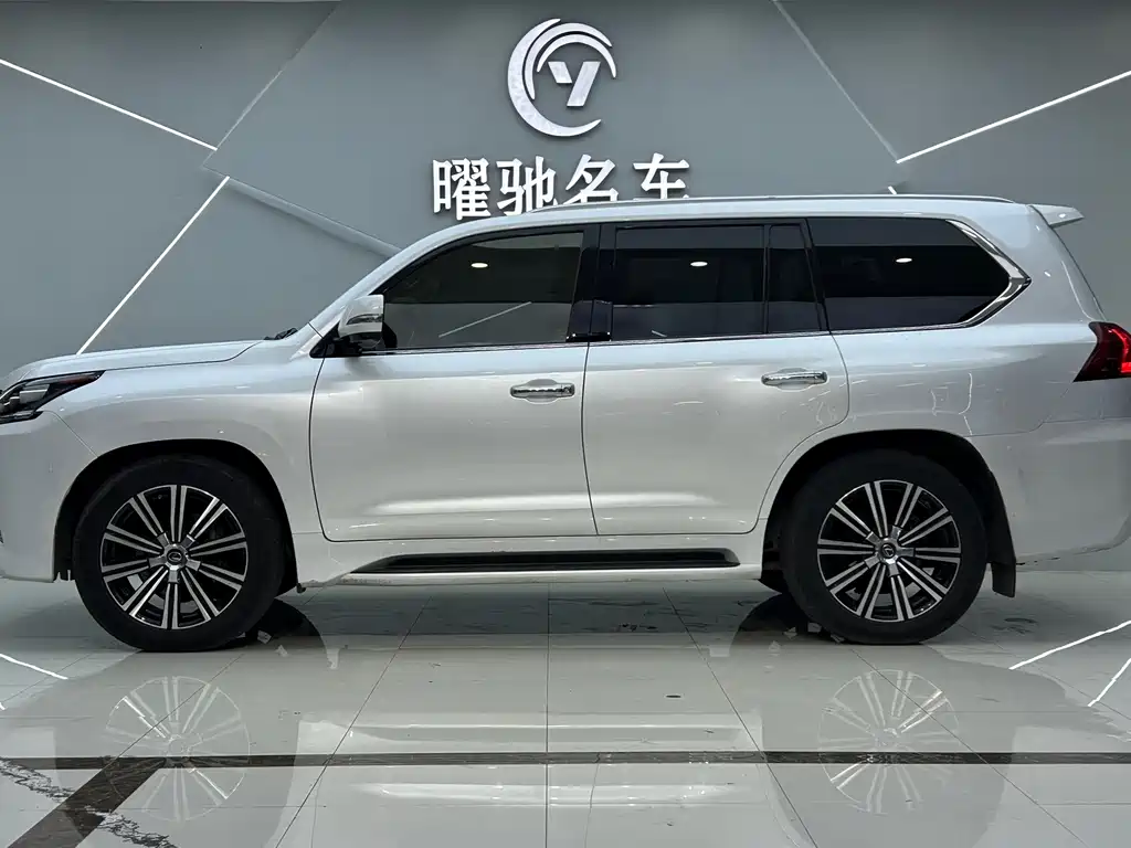 Lexus LX — миниатюра 3