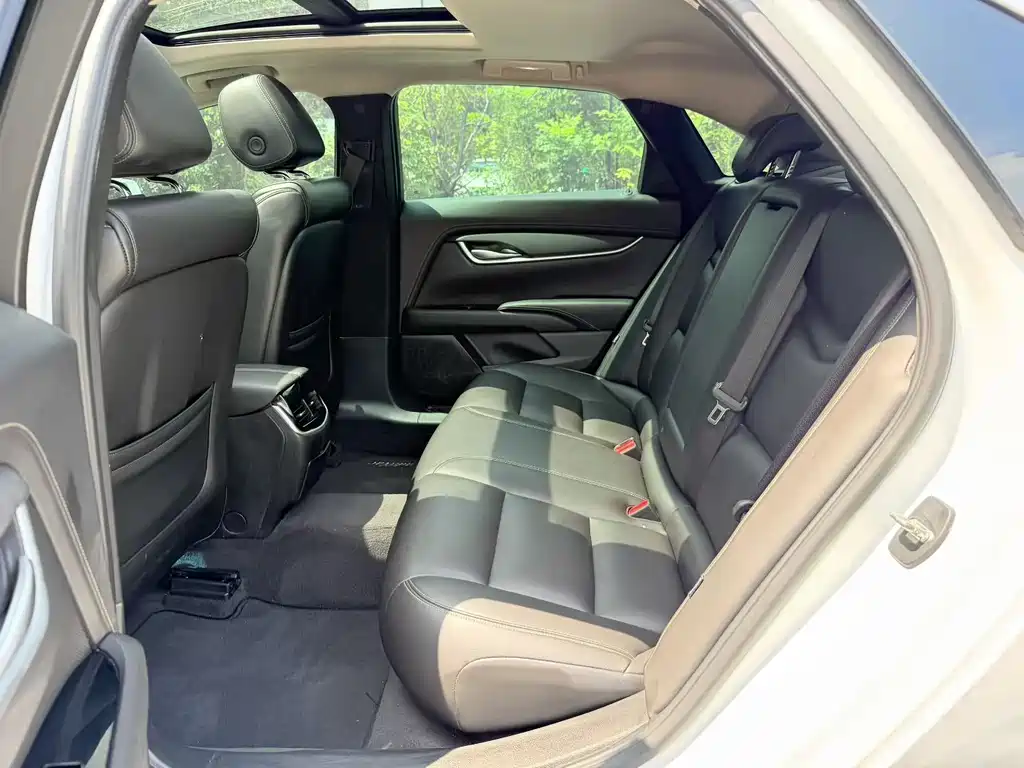 Cadillac XTS — миниатюра 5