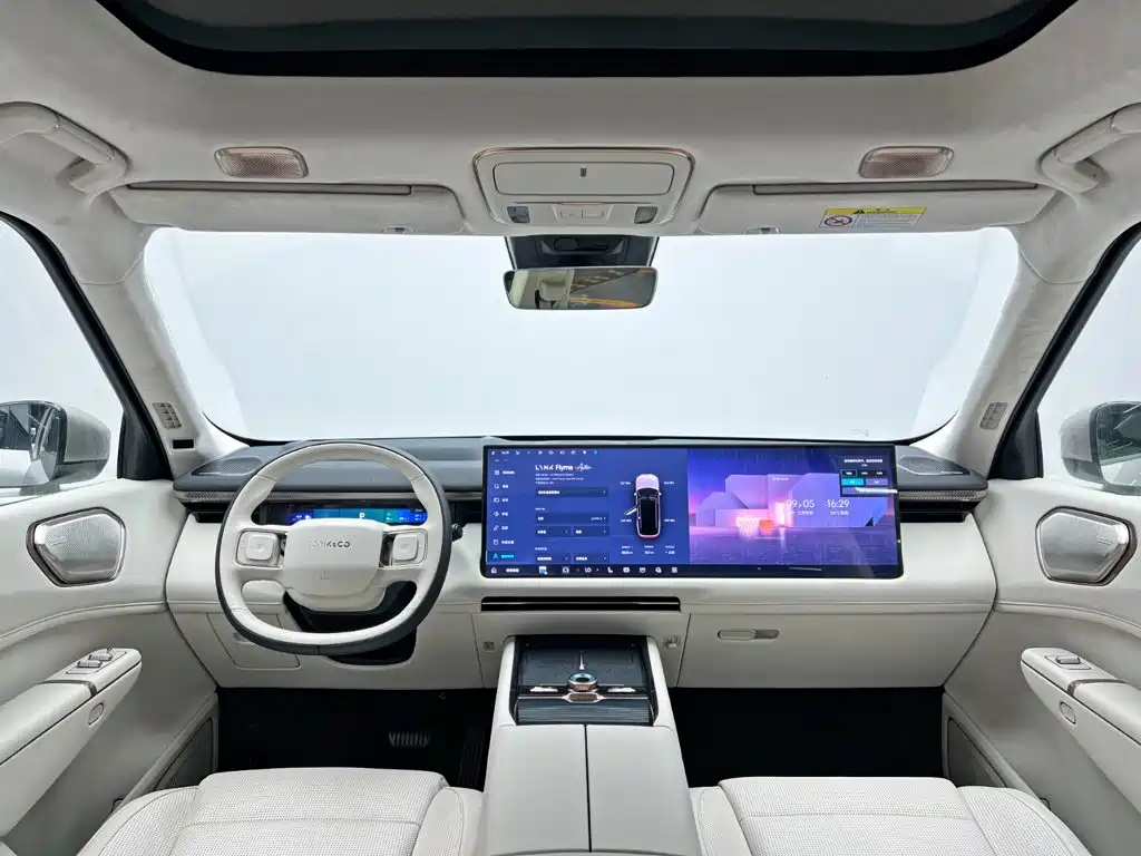 Lynk & Co 900 — миниатюра 26