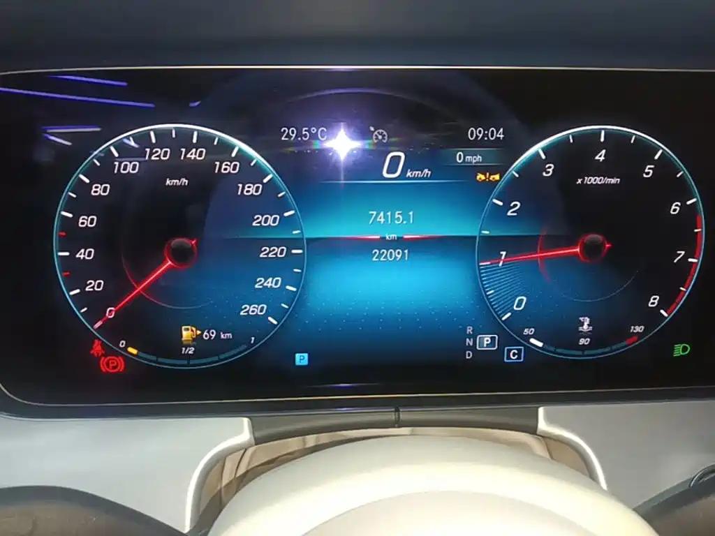 Mercedes-Benz E-Class (Import) — миниатюра 12