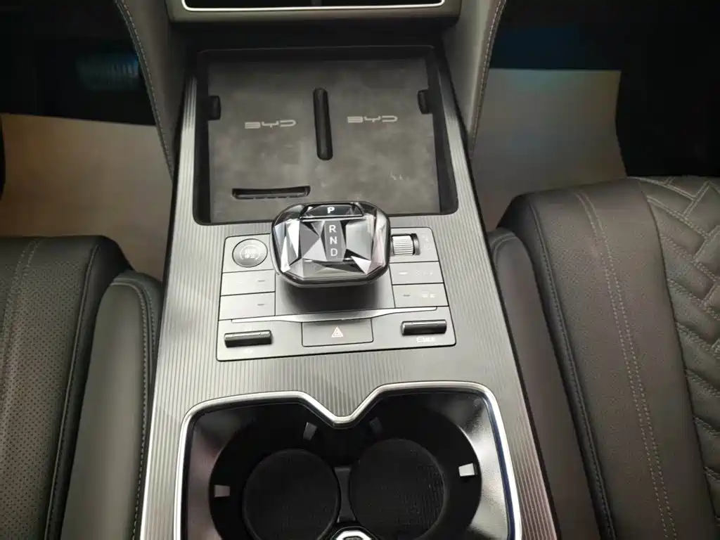 BYD L DM-i — миниатюра 14