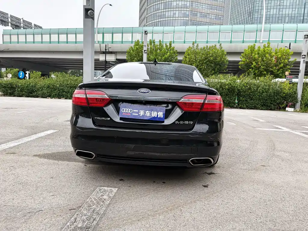 Ford Taurus — миниатюра 5