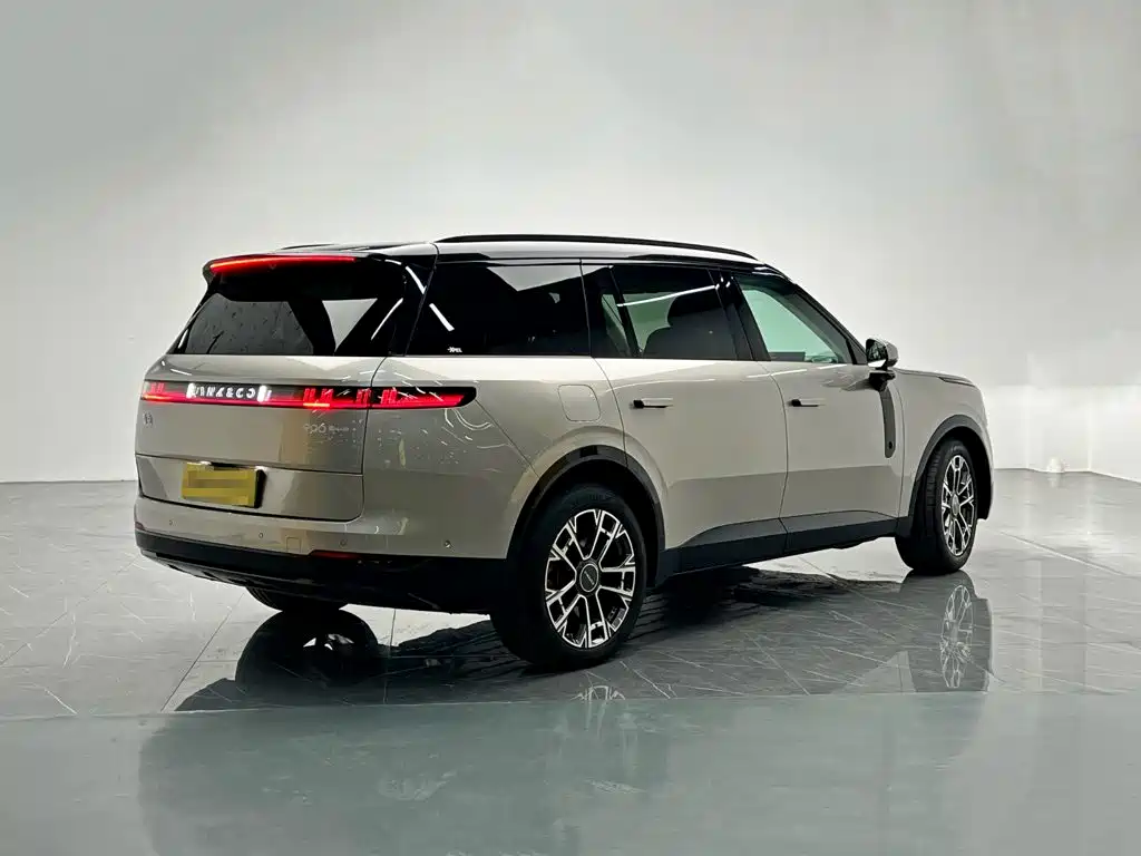 Lynk & Co 900 — миниатюра 6
