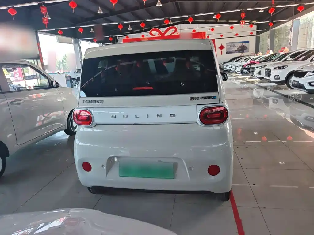 Wuling MINIEV — миниатюра 6