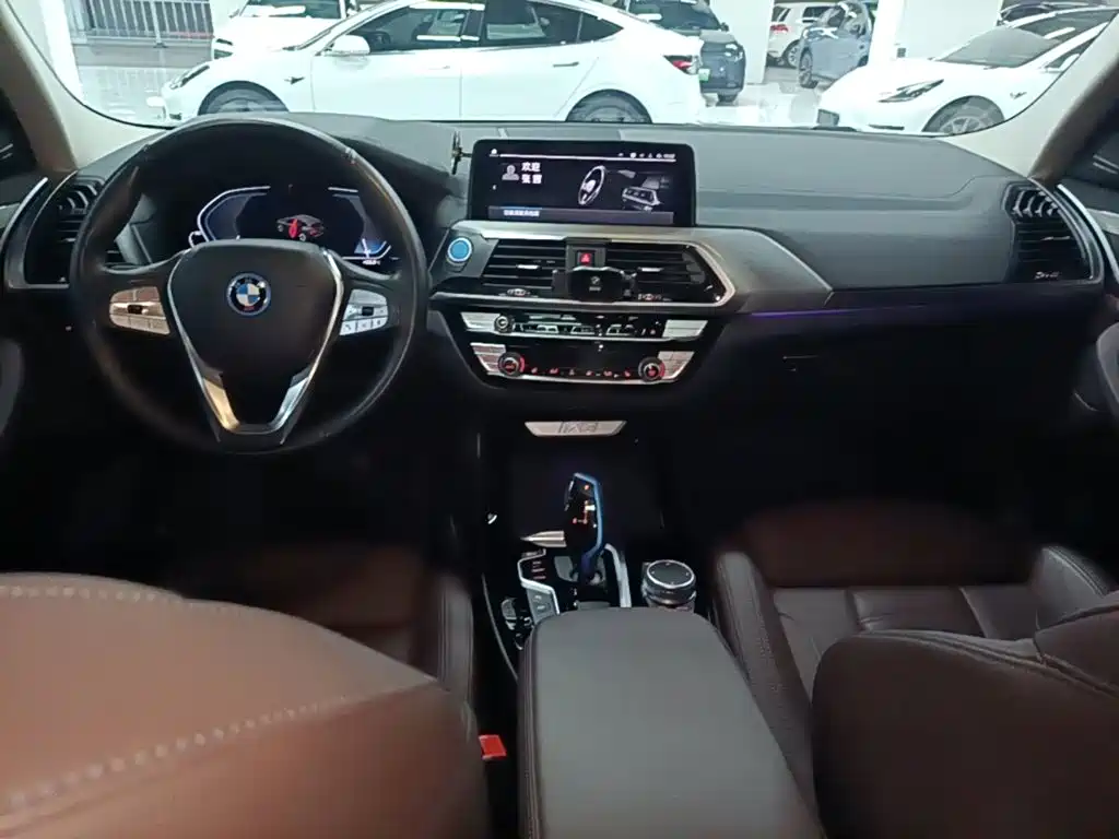 BMW iX3 — миниатюра 10