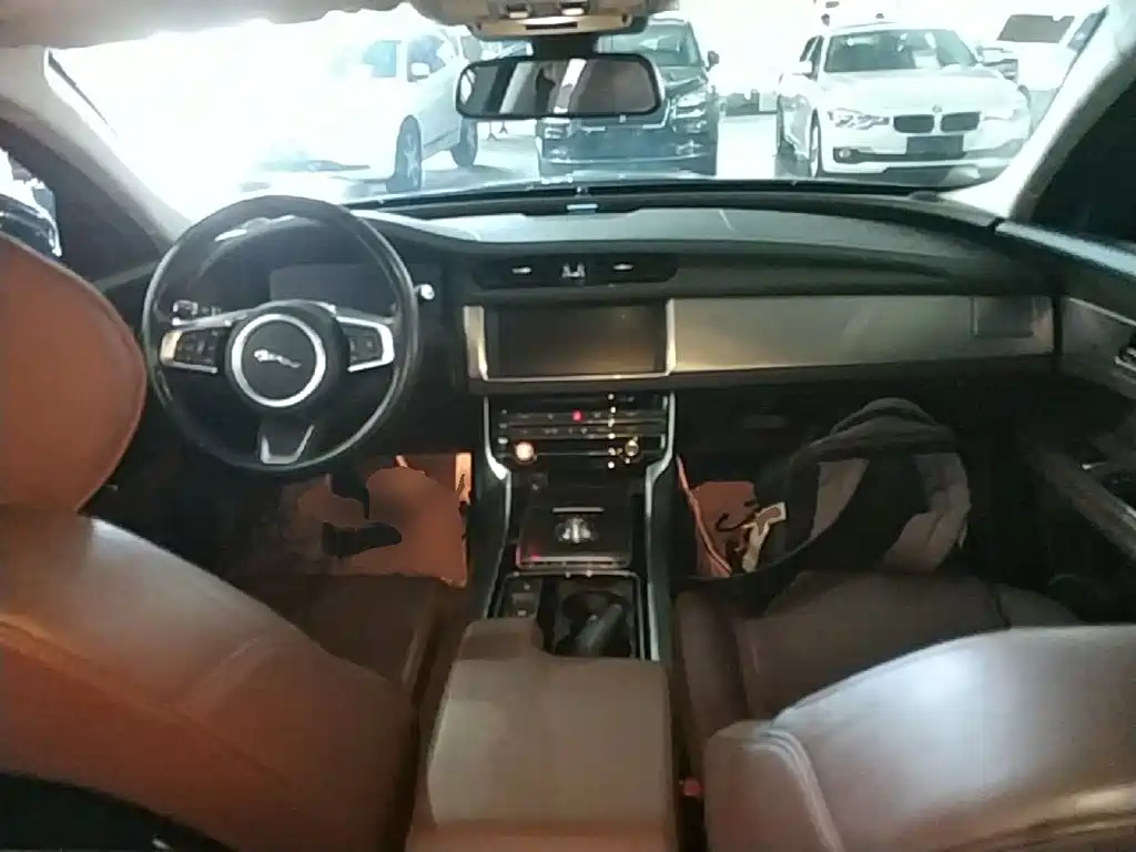 Jaguar XFL — миниатюра 10