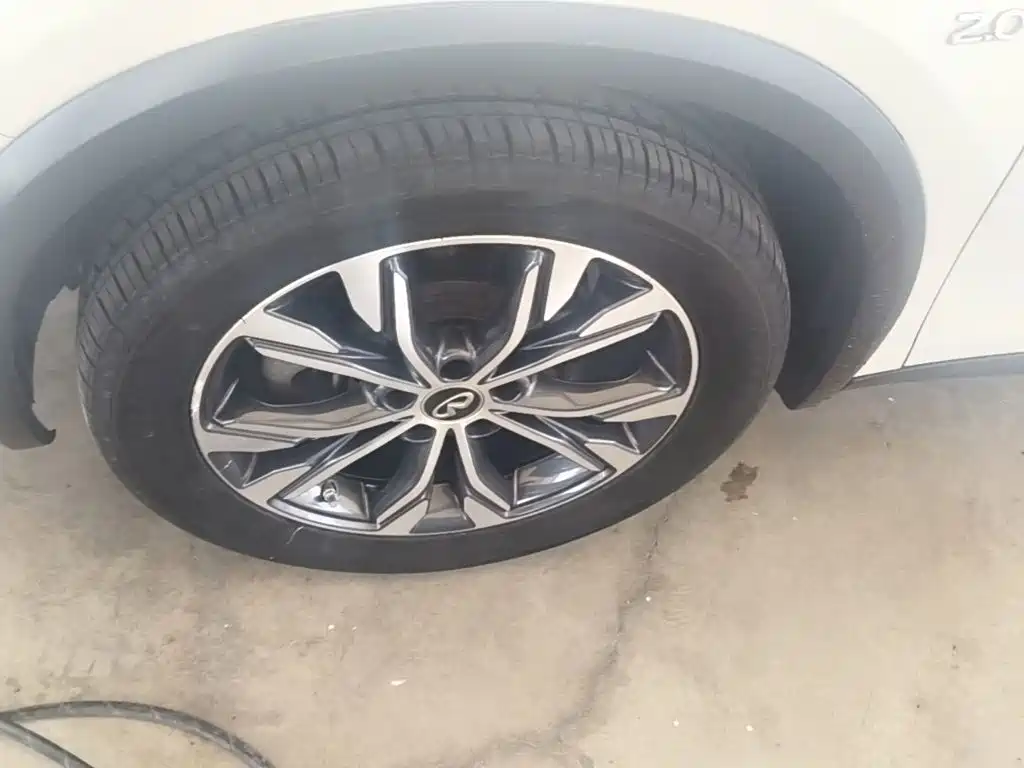 Infiniti QX30 — миниатюра 23