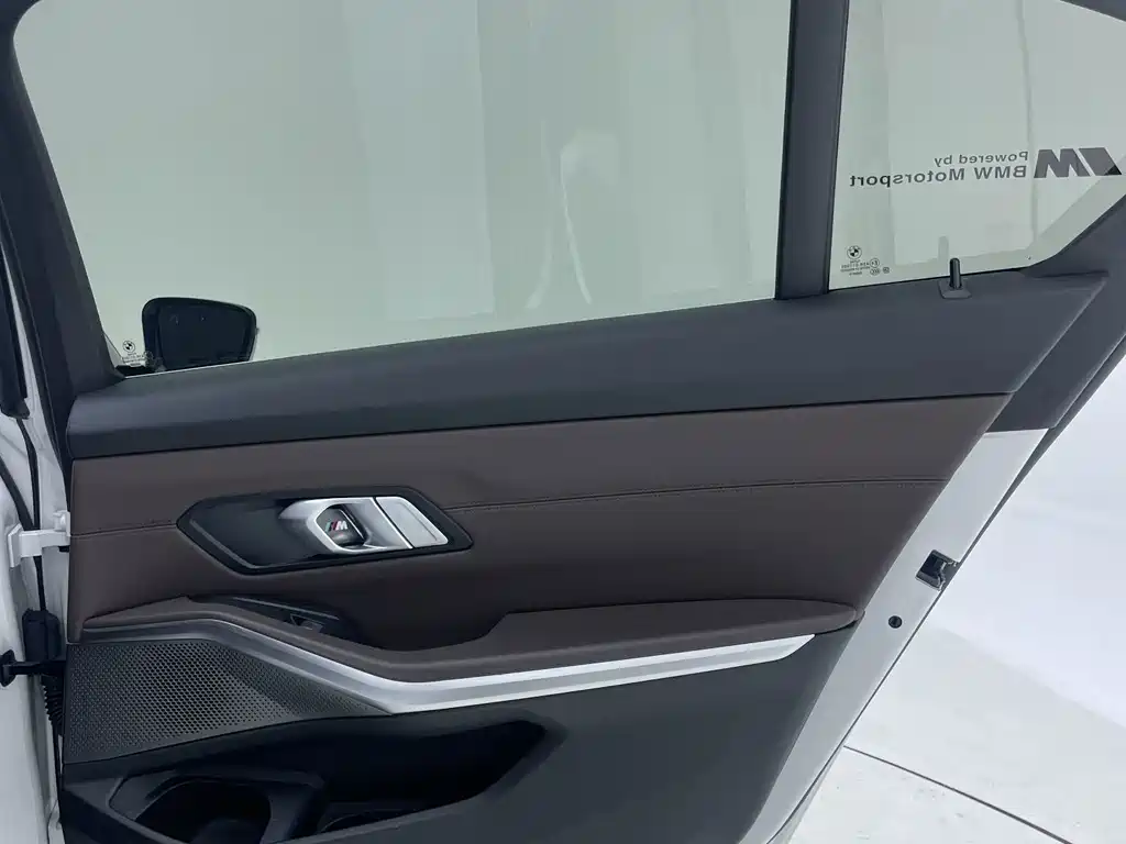 BMW 3 Series — миниатюра 24