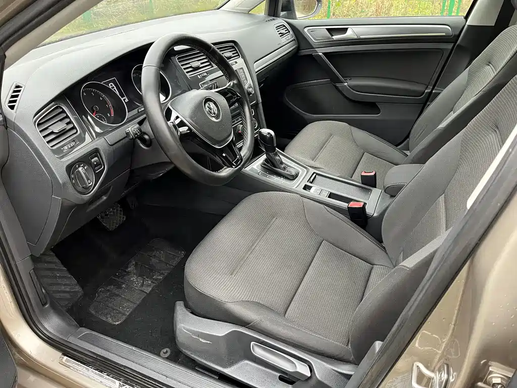 Volkswagen Golf 2017 230TSI AT Comfort